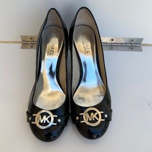 Micheal Kors Low Black Hells With Silver Logo Size 6M